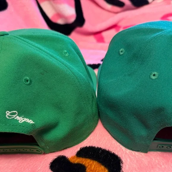 2 Nike Oregon Duck hats - Picture 3 of 6